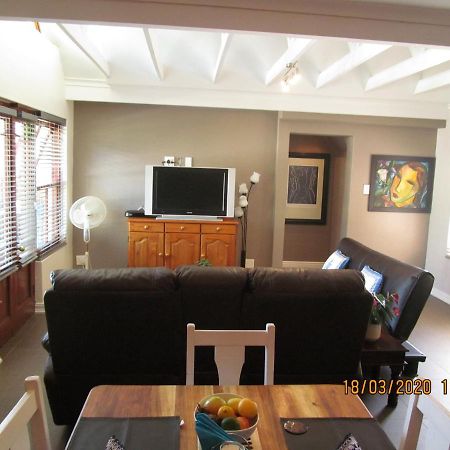 Luxury Secure Flat Apartment Plattekloof Exterior photo